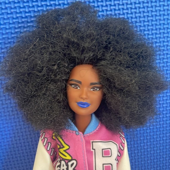💙Fashionista Barbie, by Mattel # 156 - Picture 2 of 8